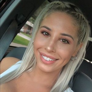 Meet your Posher, Brielle